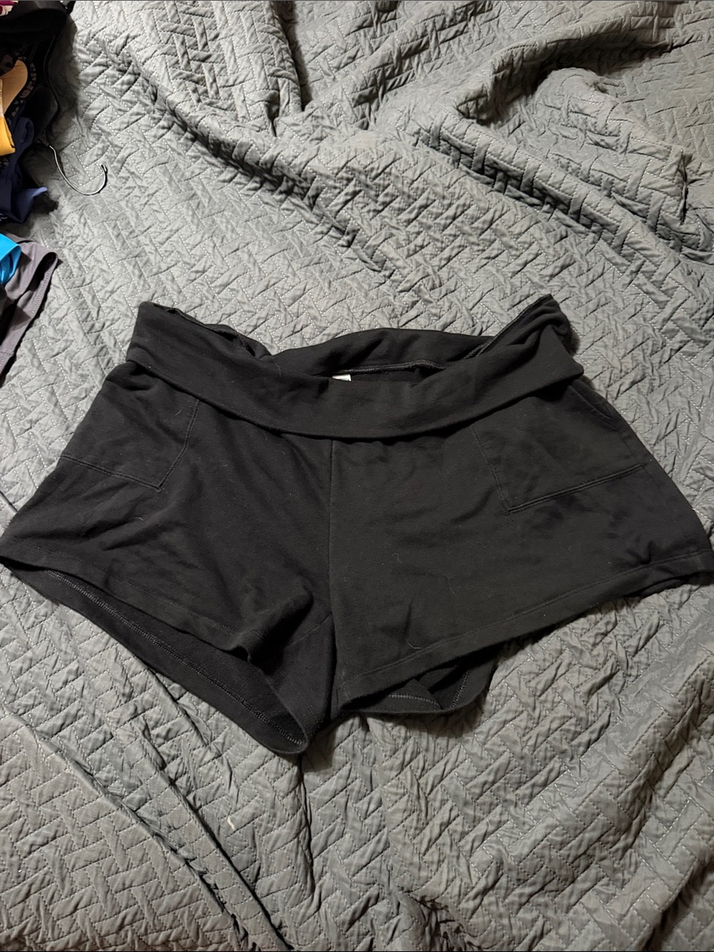 Old Navy Women’s Black Fold-Over Waist Shorts XL